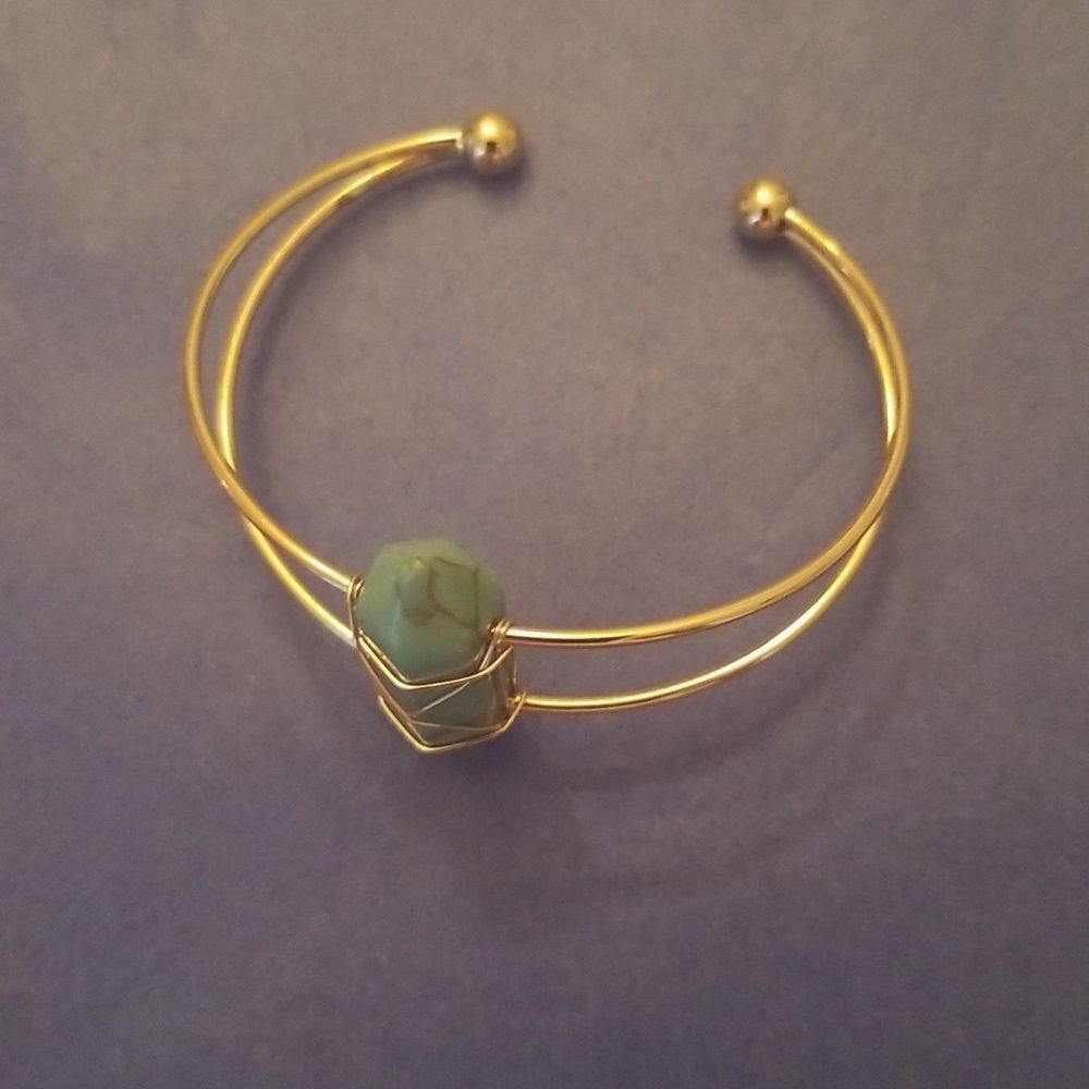 Turquoise gold tone cuff bracelet - Picture 3 of 10